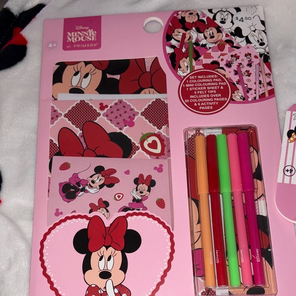 Disney Minnie Mouse activity and coloring set - Picture 6 of 8